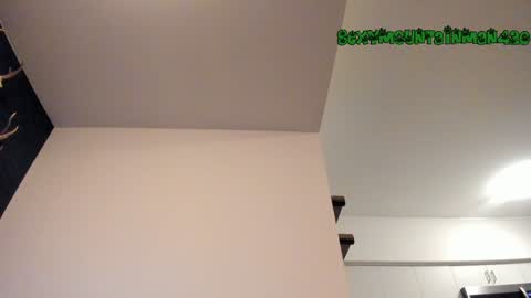 Snapshot of sexymountainman420 chatting on February 2, 4:26 am Sexymountainman420 online show from February 2, 4:26 am