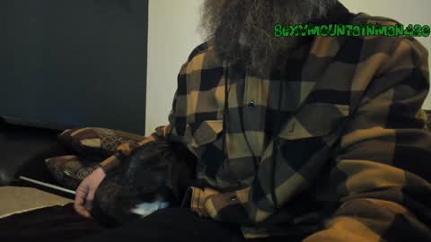 Snapshot of sexymountainman420 chatting on February 8, 9:15 pm Sexymountainman420 online show from February 8, 9:15 pm