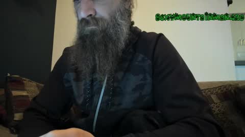 Snapshot of sexymountainman420 chatting on March 1, 8:42 pm Sexymountainman420 online show from March 1, 8:42 pm