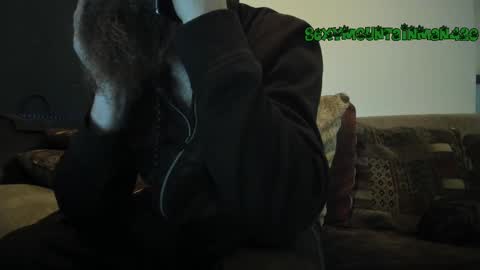 Snapshot of sexymountainman420 chatting on February 22, 9:48 pm Sexymountainman420 online show from February 22, 9:48 pm