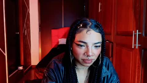 N A F online show from March 1, 10:21 pm