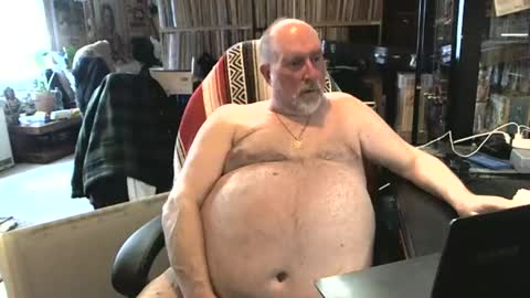 Snapshot of sexyolbear chatting on March 12, 2:01 pm Grizz Lee Bear online show from March 12, 2:01 pm