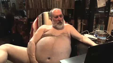 Snapshot of sexyolbear chatting on January 17, 4:26 pm Grizz Lee Bear online show from January 17, 4:26 pm
