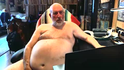 Snapshot of sexyolbear chatting on September 17, 3:15 pm Grizz Lee Bear online show from September 17, 3:15 pm