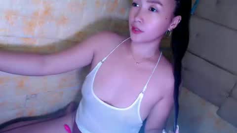 Snapshot of sexypinaymiya chatting on January 10, 5:05 am Miyah online show from January 10, 5:05 am