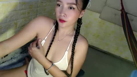 Snapshot of sexypinaymiya chatting on December 13, 2:54 am Miyah online show from December 13, 2:54 am