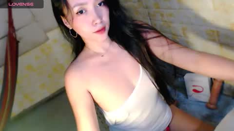 Snapshot of sexypinaymiya chatting on December 19, 5:40 am Miyah online show from December 19, 5:40 am
