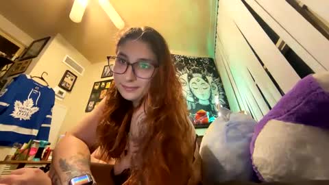 sexyredhead57 online show from September 20, 3:53 am