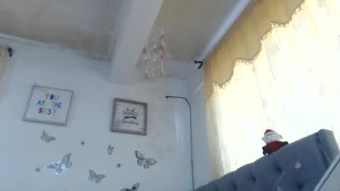 Venus Independent Model online show from December 11, 4:31 pm