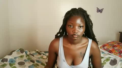 Snapshot of sexytiffanny chatting on September 12, 9:33 am sexytiffanny online show from September 12, 9:33 am