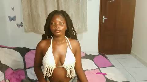 Snapshot of sexytiffanny chatting on September 16, 10:13 pm sexytiffanny online show from September 16, 10:13 pm