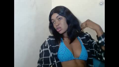 Snapshot of sexyxbunnyxx chatting on February 16, 7:04 am Blue online show from February 16, 7:04 am