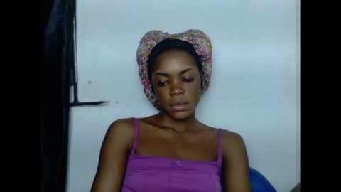 Snapshot of sexyxbunnyxx chatting on February 2, 7:14 pm Blue online show from February 2, 7:14 pm