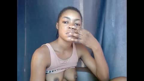 Snapshot of sexyxbunnyxx chatting on March 4, 2:32 pm Blue online show from March 4, 2:32 pm