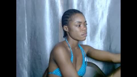 Snapshot of sexyxbunnyxx chatting on February 16, 1:49 pm Blue online show from February 16, 1:49 pm