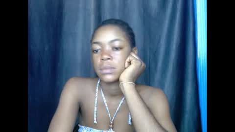 Snapshot of sexyxbunnyxx chatting on February 24, 7:00 am Blue online show from February 24, 7:00 am