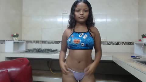 Snapshot of shabrina_xxx chatting on February 16, 5:15 pm shabrina_xxx online show from February 16, 5:15 pm
