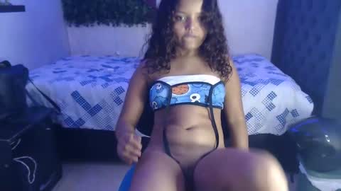 Snapshot of shabrina_xxx chatting on March 9, 8:10 pm shabrina_xxx online show from March 9, 8:10 pm