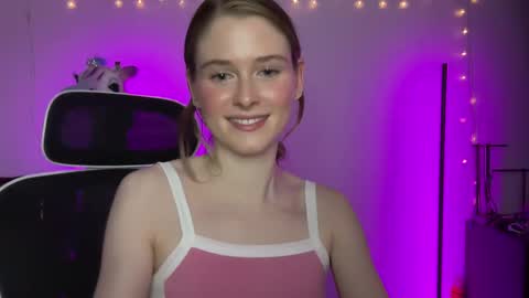 Snapshot of shadebabe chatting on March 10, 12:38 pm shadebabe online show from March 10, 12:38 pm