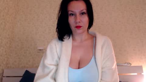 Mila online show from February 4, 8:24 am