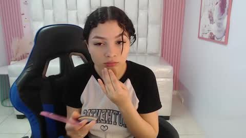 Snapshot of shalon_diaz_sub chatting on September 17, 1:03 pm Shalon online show from September 17, 1:03 pm