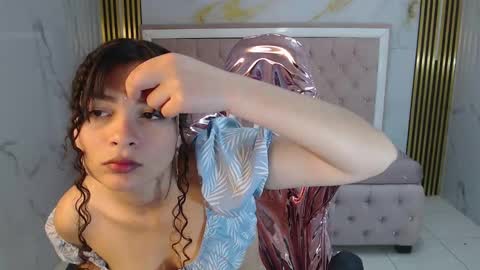 Snapshot of shalon_diaz_sub chatting on February 21, 1:22 pm Shalon online show from February 21, 1:22 pm