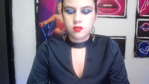 Snapshot of shanellmoore chatting on January 27, 10:27 pm Shanell Moore online show from January 27, 10:27 pm
