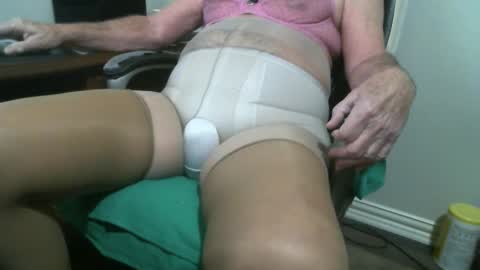 Snapshot of shine66shine chatting on January 29, 9:39 pm shine66shine online show from January 29, 9:39 pm