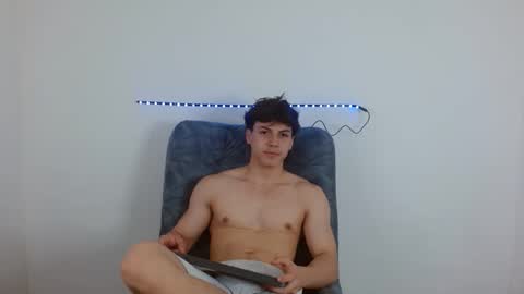 Snapshot of shinobi_grey chatting on March 6, 6:05 pm .. shinobi .. online show from March 6, 6:05 pm
