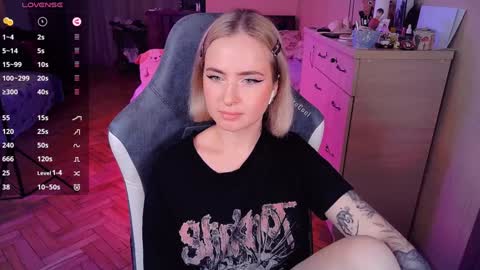 Effie online show from January 30, 1:22 am