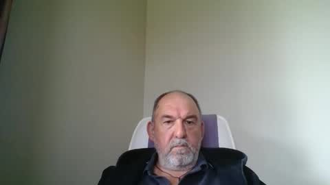 Snapshot of shyguytm chatting on February 7, 3:13 am shyguytm online show from February 7, 3:13 am