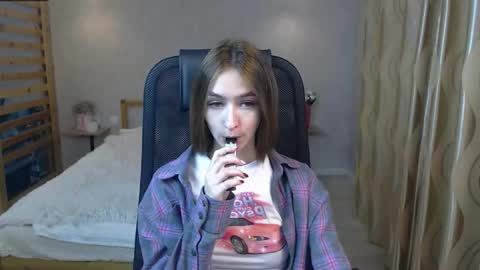 silkymiley online show from September 17, 7:34 am