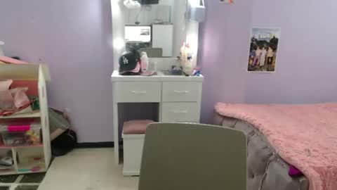 Snapshot of silvanaroberts_ chatting on September 12, 10:01 pm Rouse online show from September 12, 10:01 pm