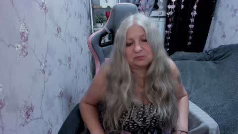 silver_moon_light online show from September 11, 10:11 pm