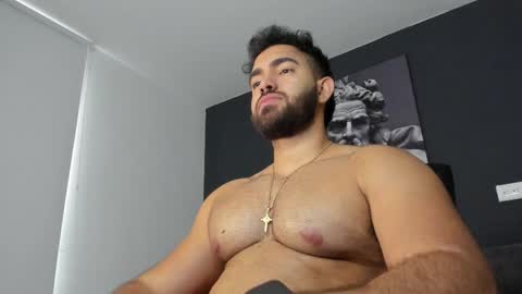 Snapshot of simon_leon01 chatting on January 10, 10:04 pm simon_leon01 online show from January 10, 10:04 pm