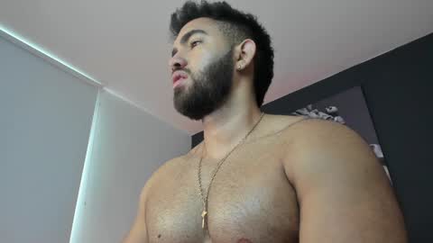 Snapshot of simon_leon01 chatting on January 10, 12:47 pm simon_leon01 online show from January 10, 12:47 pm