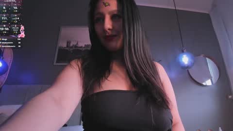 Snapshot of simone_phill chatting on February 28, 5:59 pm Simone Phill online show from February 28, 5:59 pm