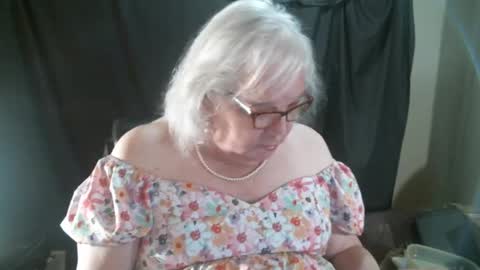 Sissy Diane online show from December 29, 2:00 pm
