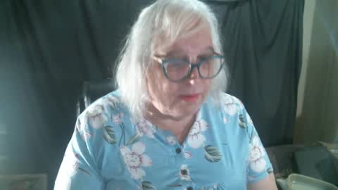 Sissy Diane online show from January 3, 12:33 am