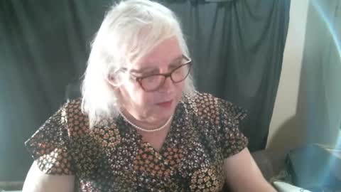 Sissy Diane online show from December 3, 12:41 am