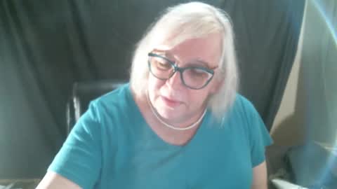 Sissy Diane online show from December 4, 12:35 am