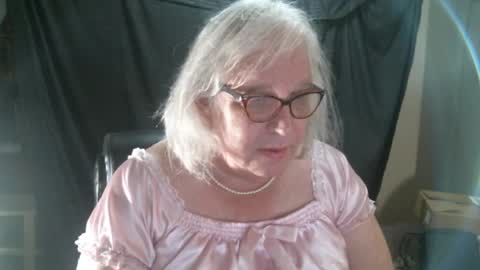 Sissy Diane online show from February 8, 12:38 am