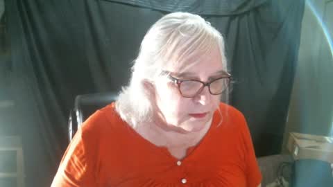 Sissy Diane online show from February 10, 12:30 am