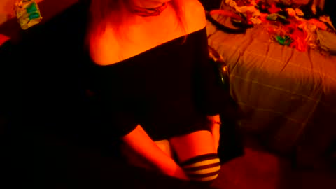 Snapshot of sissyred2314 chatting on September 20, 11:41 pm red online show from September 20, 11:41 pm