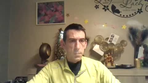 Snapshot of skinnybigcock2 chatting on December 28, 3:04 am SkinnyBigCock2 online show from December 28, 3:04 am