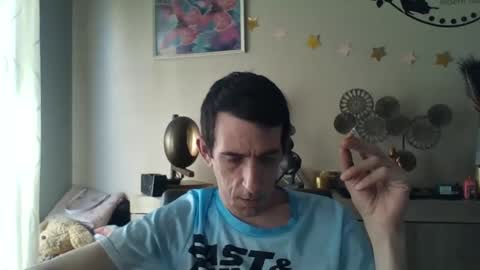 Snapshot of skinnybigcock2 chatting on February 23, 1:21 pm SkinnyBigCock2 online show from February 23, 1:21 pm