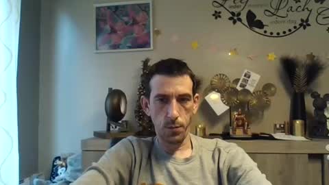Snapshot of skinnybigcock2 chatting on December 3, 8:33 am SkinnyBigCock2 online show from December 3, 8:33 am