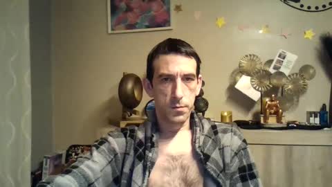 Snapshot of skinnybigcock2 chatting on January 13, 4:18 am SkinnyBigCock2 online show from January 13, 4:18 am