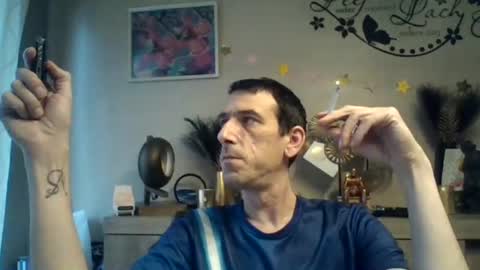 Snapshot of skinnybigcock2 chatting on January 4, 2:56 pm SkinnyBigCock2 online show from January 4, 2:56 pm
