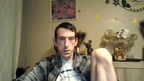 Snapshot of skinnybigcock2 chatting on February 12, 6:40 am SkinnyBigCock2 online show from February 12, 6:40 am